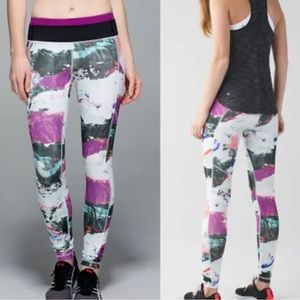 Lululemon Speed Tight III Full-On Luxtreme
Pigment Wave Multi Black Regal Plum 2